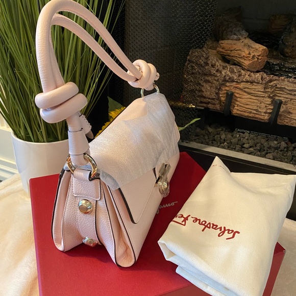 Authentic Salvatore Ferragamo Glam Leather Shoulder Bag - Picture 2 of 13